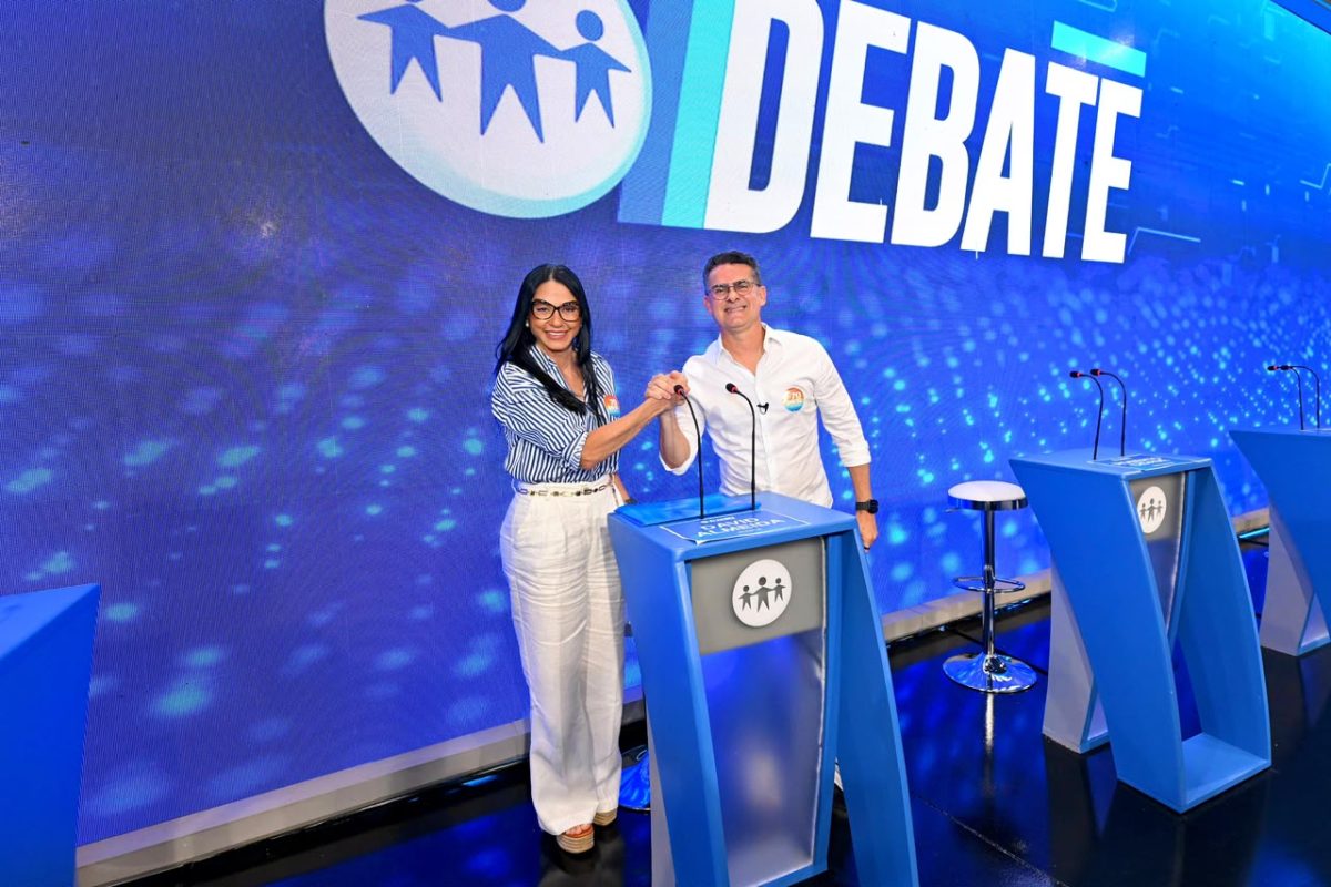 Em debate, Dra. Shádia lembra experiência e afirma que será uma vice atuante com David para zerar a fila do Sisreg no AM