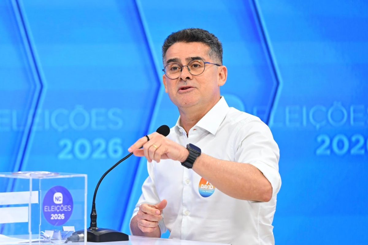 ”A senhora não colocou um tijolo na Santa Casa e fala que vai fazer hospitais”, dispara David para Maria do Carmo