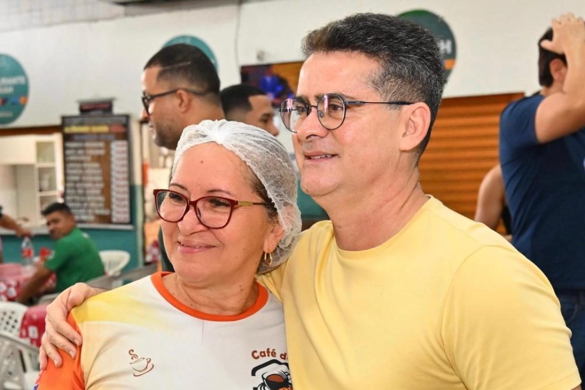 David reencontra feirantes do Japiim e recebe reconhecimento por reforma e apoio aos trabalhadores