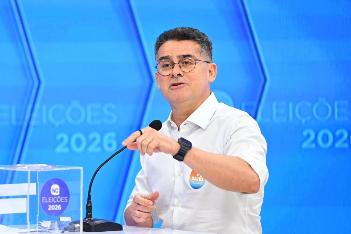 “Vou levar o Bolsa Universidade para todo o  Amazonas”, afirma David em debate na TV Norte