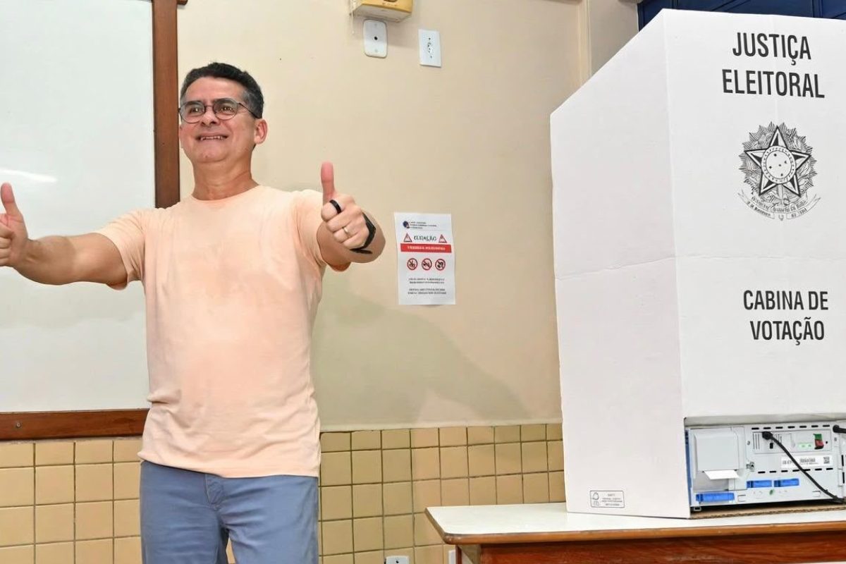 ”Vou levar ao interior os mesmos avanços conquistados em Manaus”, diz David ao votar neste domingo