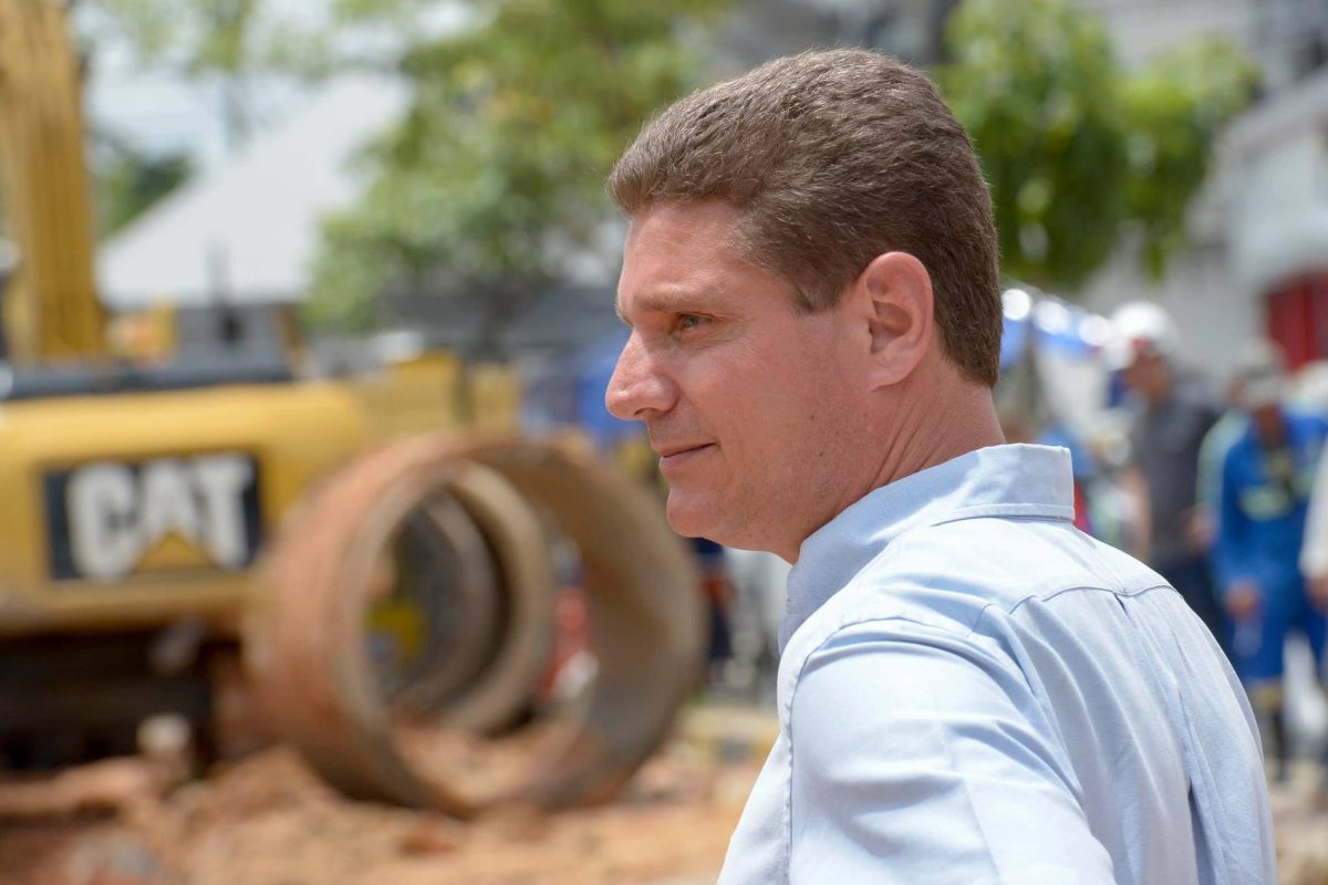 Marcos Rotta em visita a obra de infraestrutura defendendo avanço da BR-319 no Amazonas
