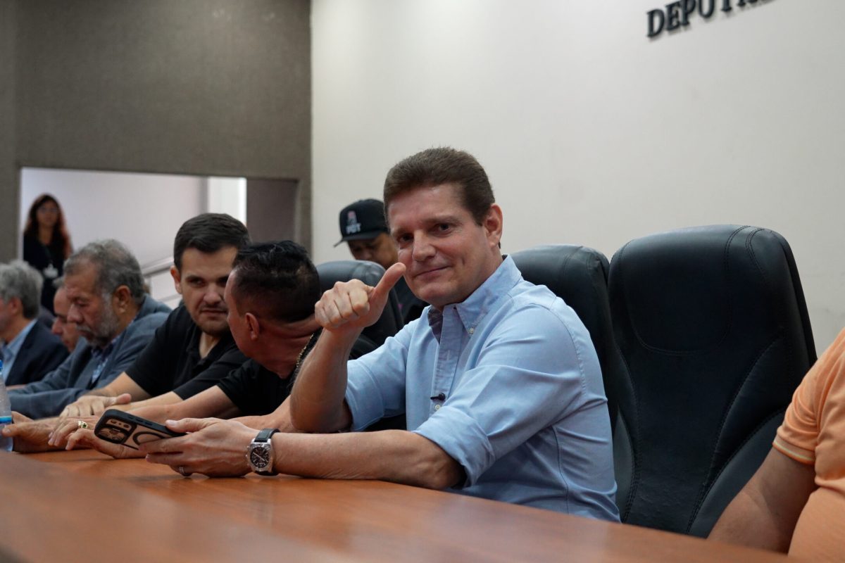 Marcos Rotta participa da cerimônia de posse de Sabá Reis como presidente do PDT Amazonas na Assembleia Legislativa do Amazonas