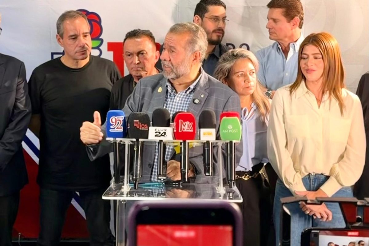 Carlos Lupi discursa durante a posse de Sabá Reis no PDT Amazonas e declara apoio a David Almeida para o Governo do Estado