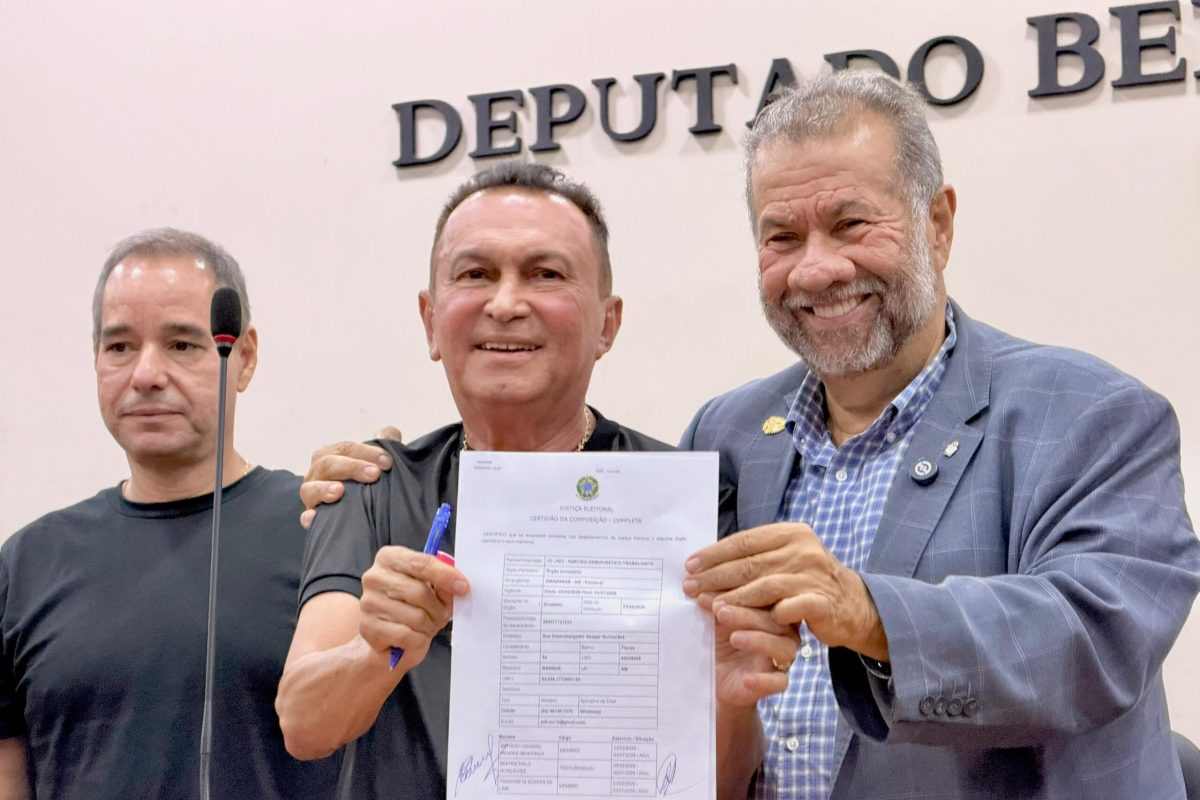 Sabá Reis durante cerimônia de posse como presidente estadual do PDT Amazonas na Assembleia Legislativa do Amazonas