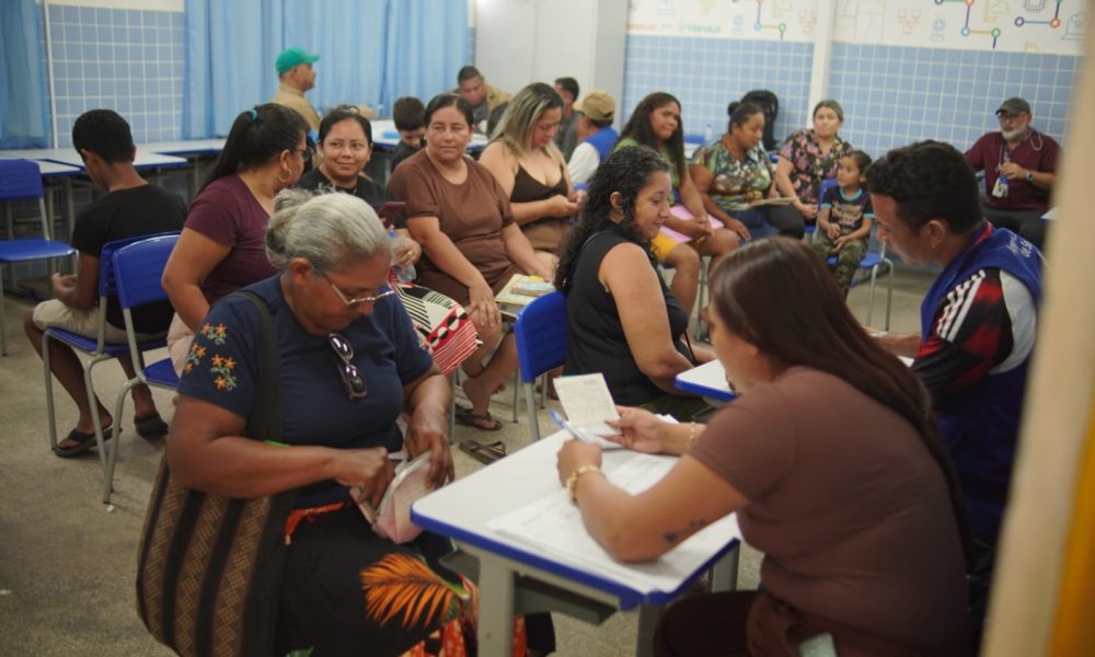 Moradores do Ramal do Brasileirinho recebem atendimentos de saúde e assistência social durante ação promovida por Jander Lobato em parceria com a Prefeitura de Manaus.
