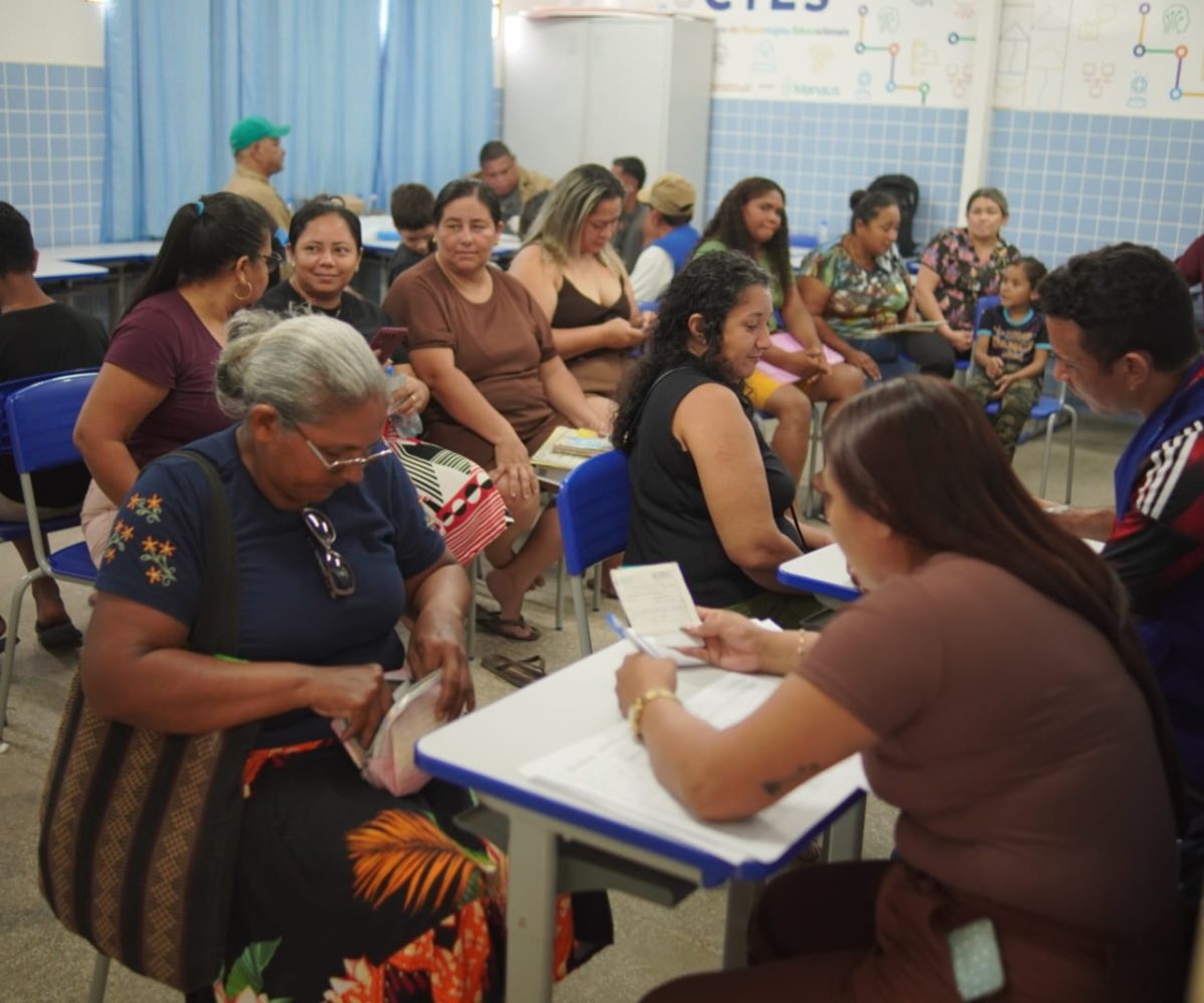 Moradores do Ramal do Brasileirinho recebem atendimentos de saúde e assistência social durante ação promovida por Jander Lobato em parceria com a Prefeitura de Manaus.