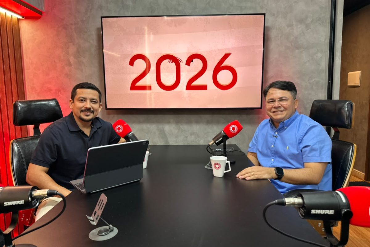 Keitton Batista durante entrevista ao Holofote Play sobre propostas para a saúde no interior do Amazonas.