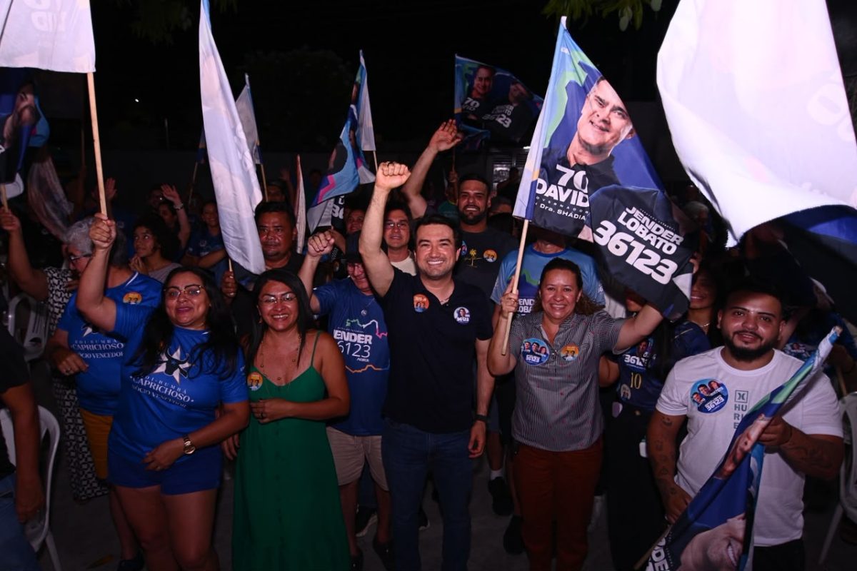 Torcedores do Boi Caprichoso participam de reunião em Manaus e manifestam apoio à candidatura de Jender Lobato a deputado estadual.