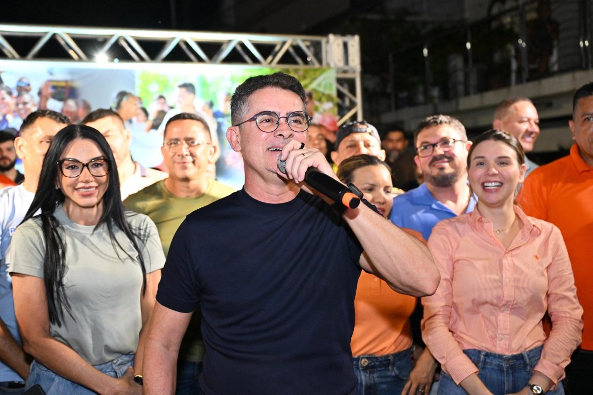 David Almeida reúne 3 mil pessoas na Compensa e destaca entregas realizadas na zona Oeste de Manaus