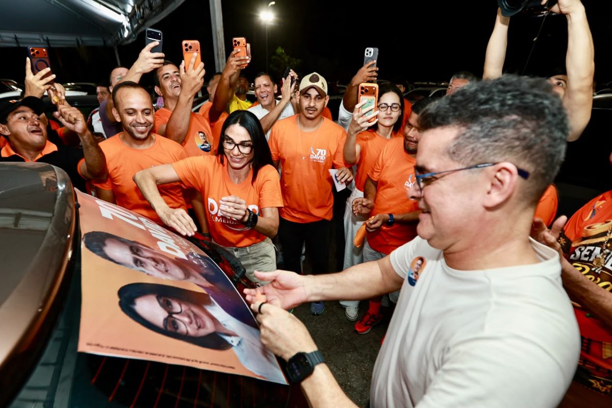 “Vamos unir forças com o time que trabalha”, diz Dra. Shádia durante primeiro adesivaço da campanha